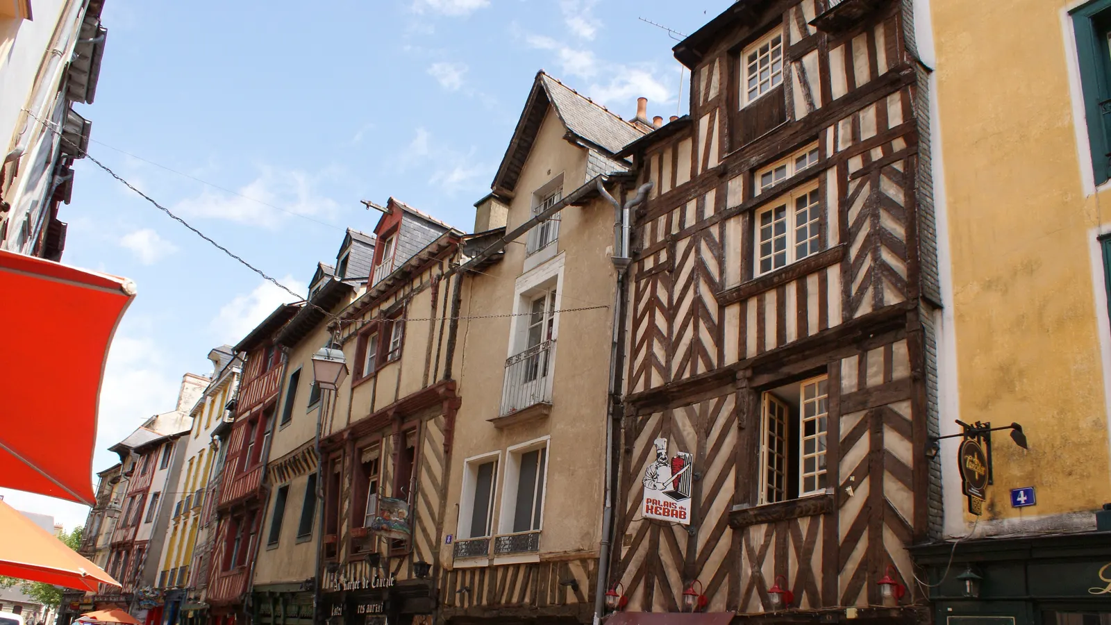 La rue Saint-Michel et ses colombages, à Rennes